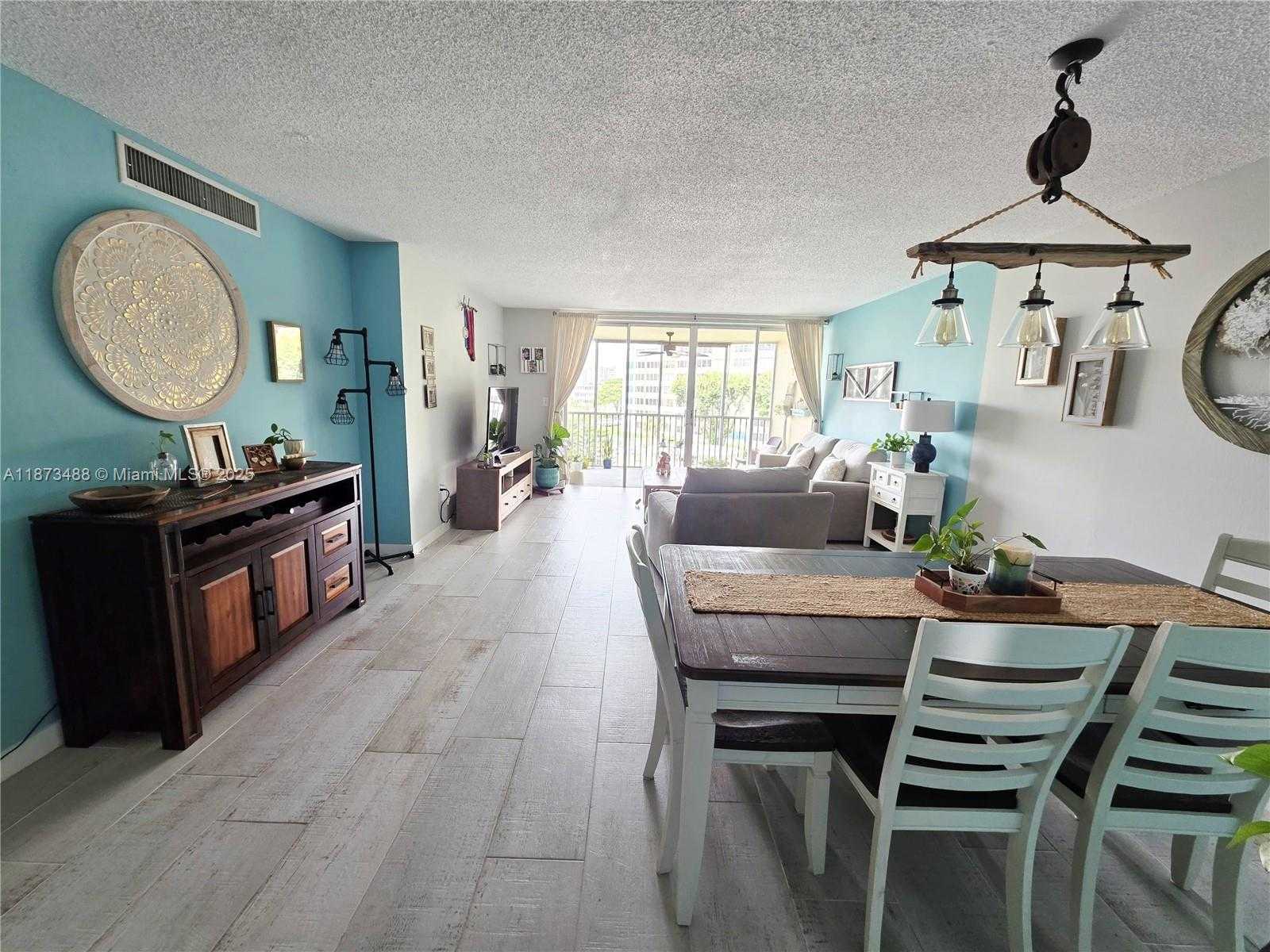 Small Image of 1750 NE 191st St, Miami, FL 33179, USA Number 6