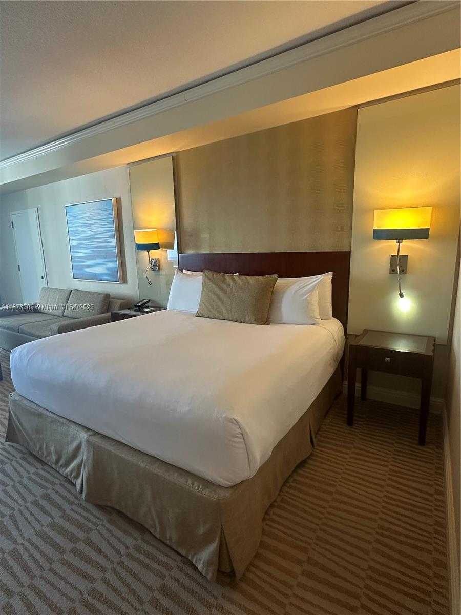 Small Image of 18001 COLLINS AVE #907, Sunny Isles Beach Number 4