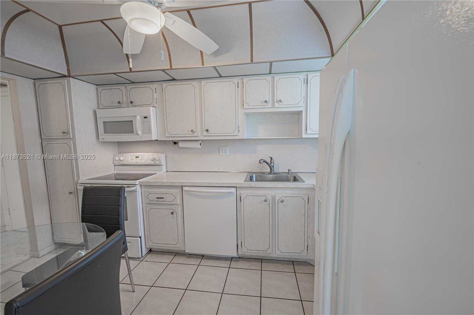 Small Image of 2761 TAFT ST #204, Hollywood Number 17