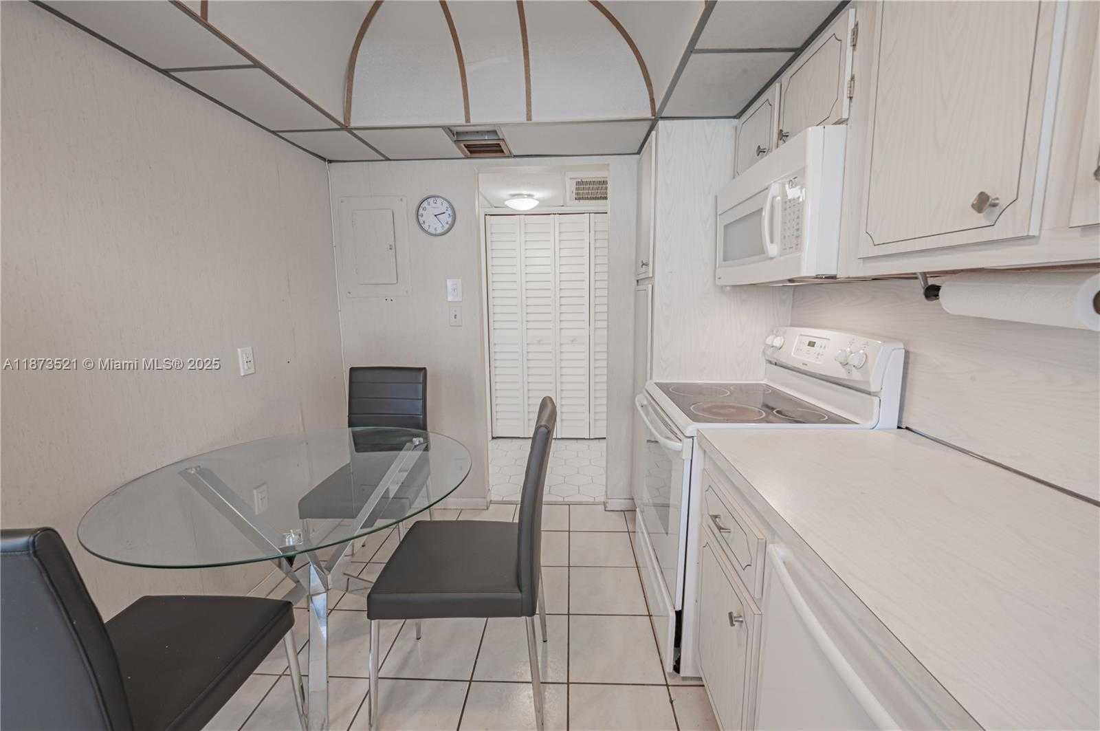 Small Image of 2761 TAFT ST #204, Hollywood Number 18