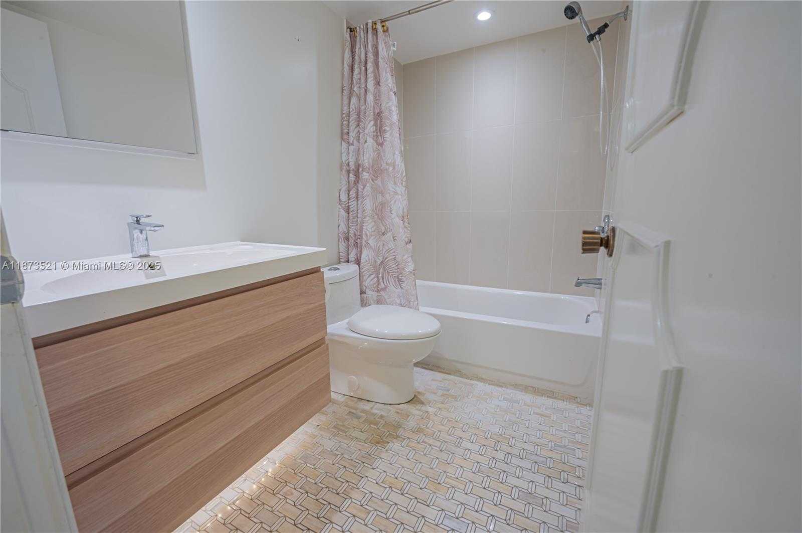 Small Image of 2761 TAFT ST #204, Hollywood Number 19