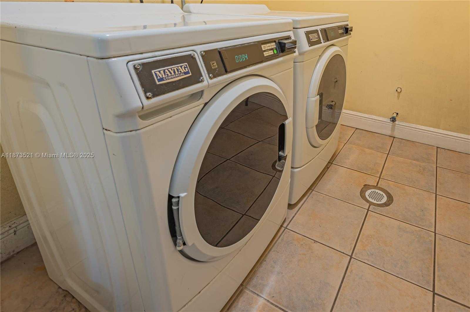 Small Image of 2761 TAFT ST #204, Hollywood Number 28