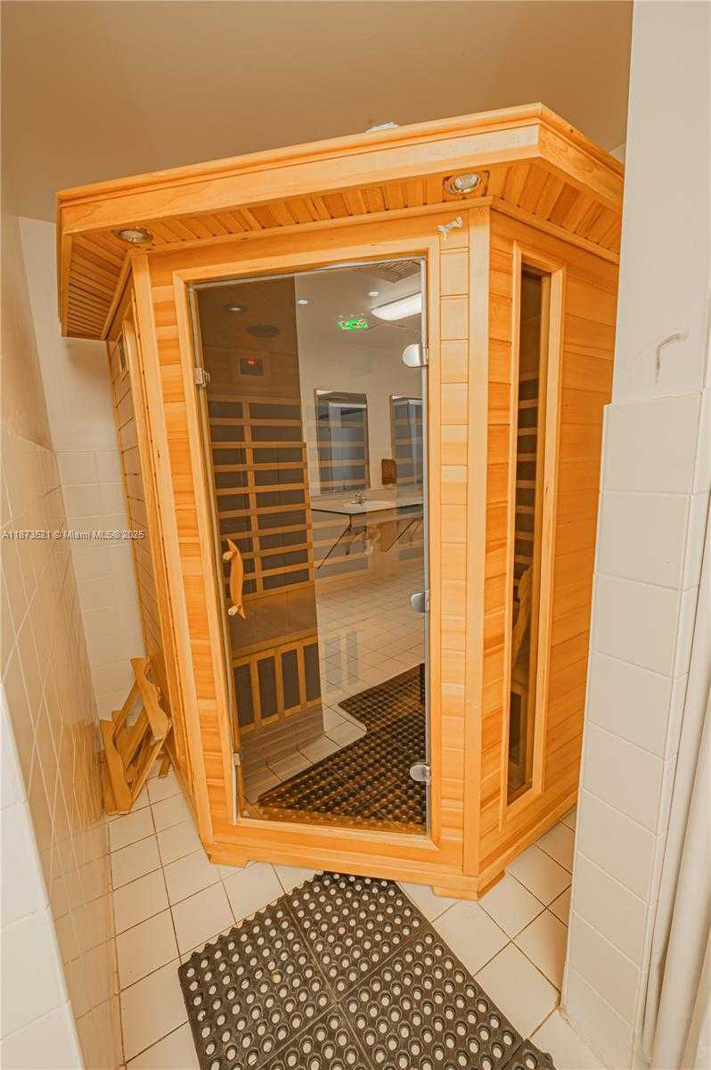 Small Image of 2761 TAFT ST #204, Hollywood Number 33