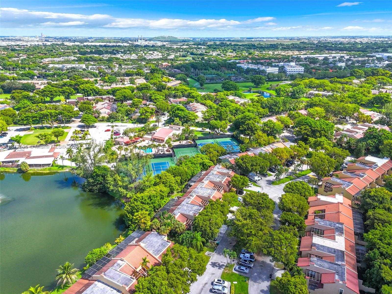 Small Image of 9962 COSTA DEL SOL BLVD #D-88, Doral Number 34