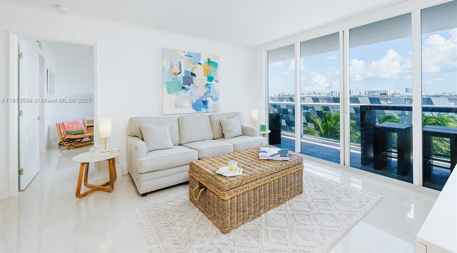 Small Image of 1800 SUNSET HARBOUR DR #703, Miami Beach Number 10