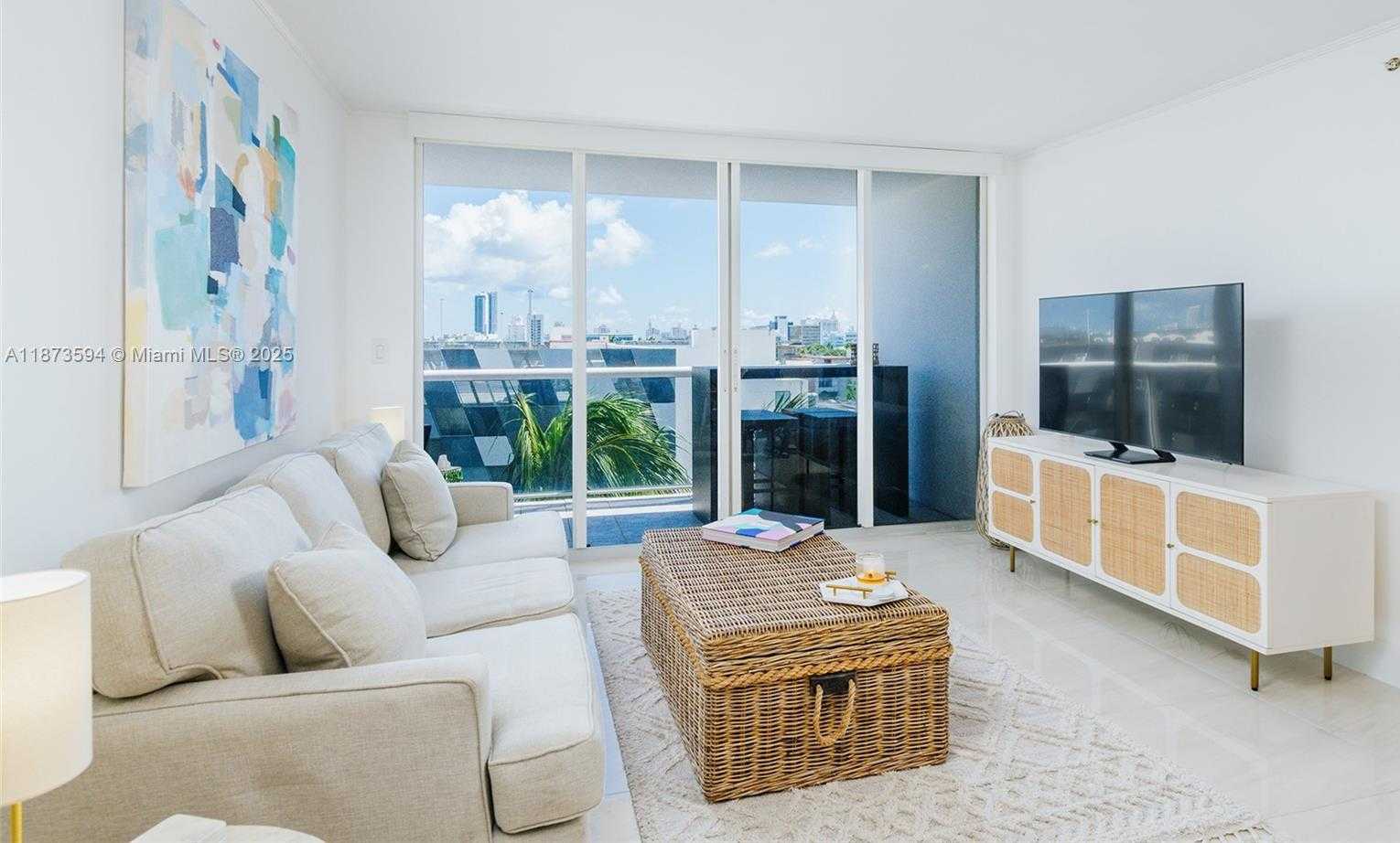 Small Image of 1800 SUNSET HARBOUR DR #703, Miami Beach Number 11