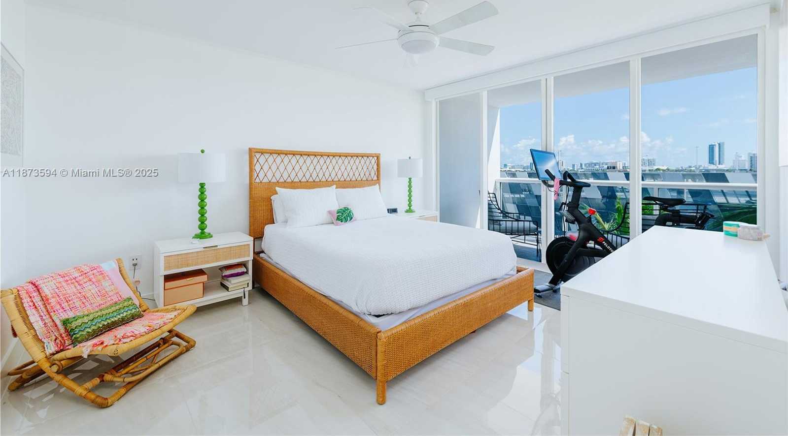 Small Image of 1800 SUNSET HARBOUR DR #703, Miami Beach Number 14