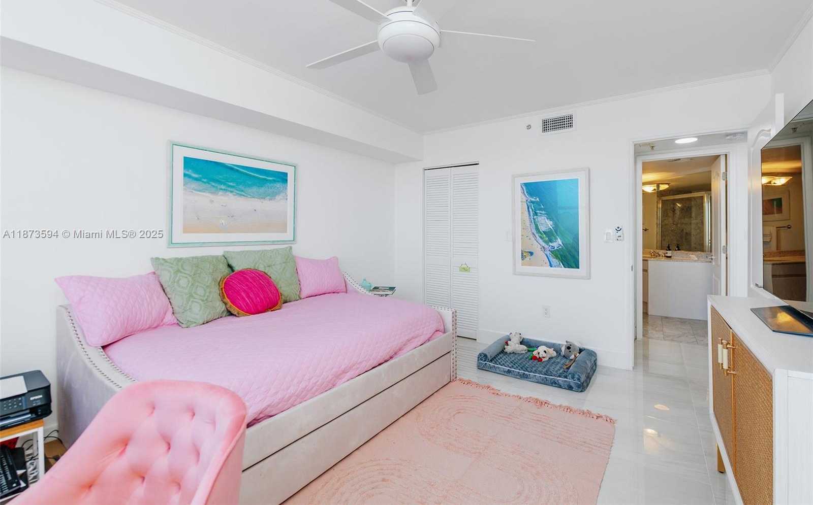 Small Image of 1800 SUNSET HARBOUR DR #703, Miami Beach Number 22