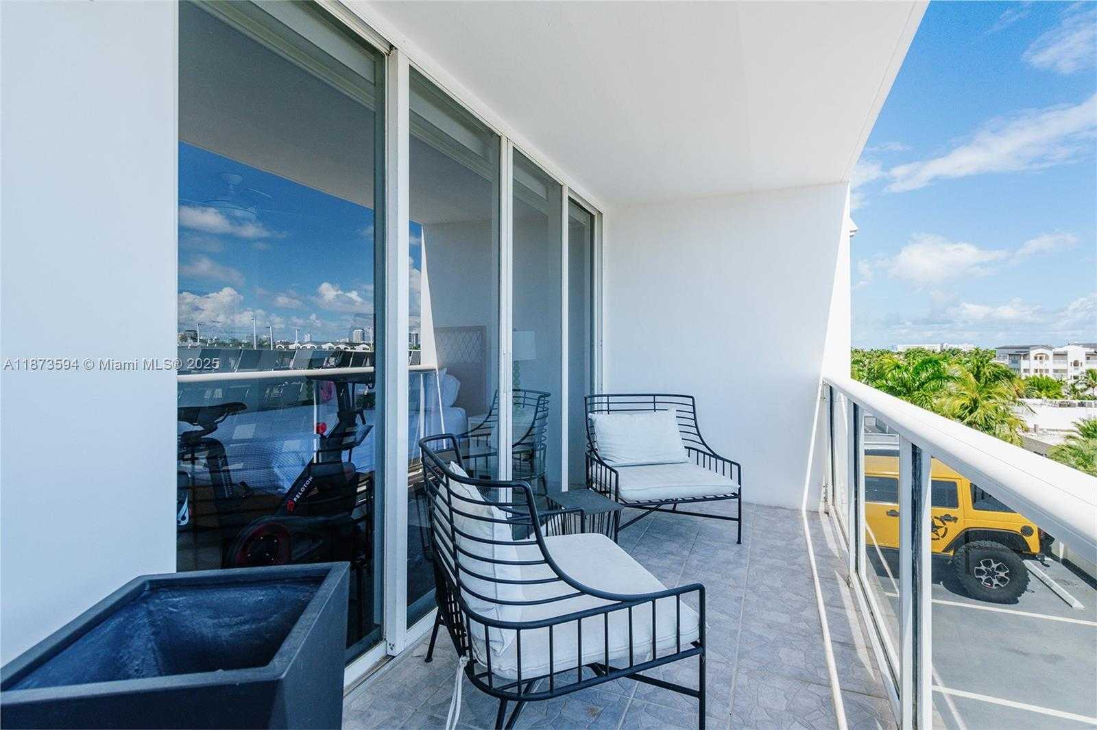Small Image of 1800 SUNSET HARBOUR DR #703, Miami Beach Number 25