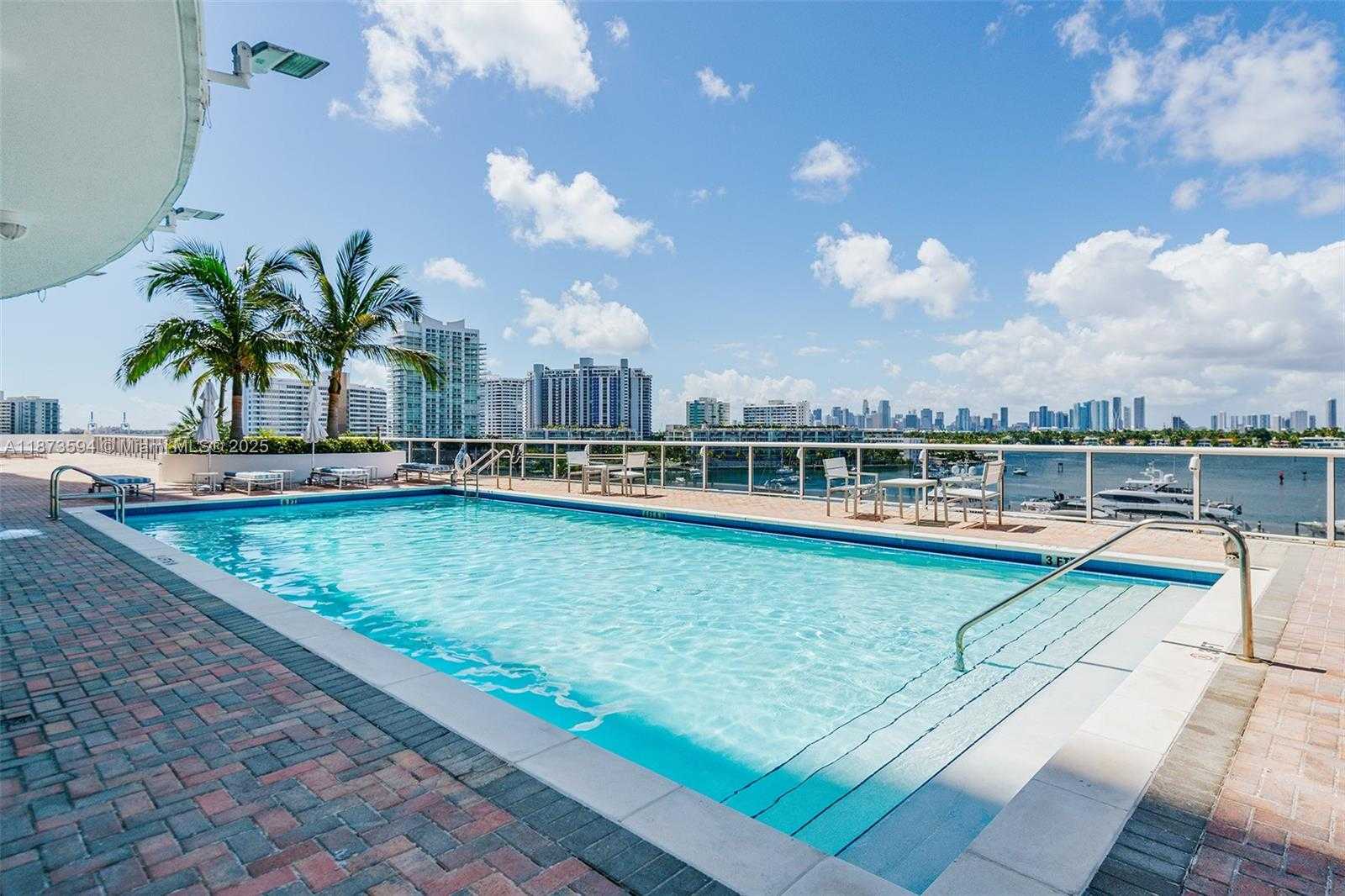 Small Image of 1800 SUNSET HARBOUR DR #703, Miami Beach Number 27