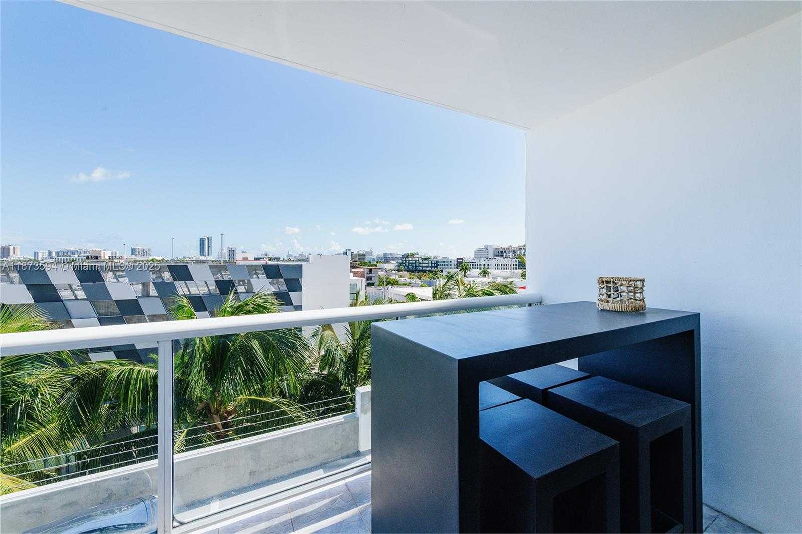 Small Image of 1800 SUNSET HARBOUR DR #703, Miami Beach Number 28