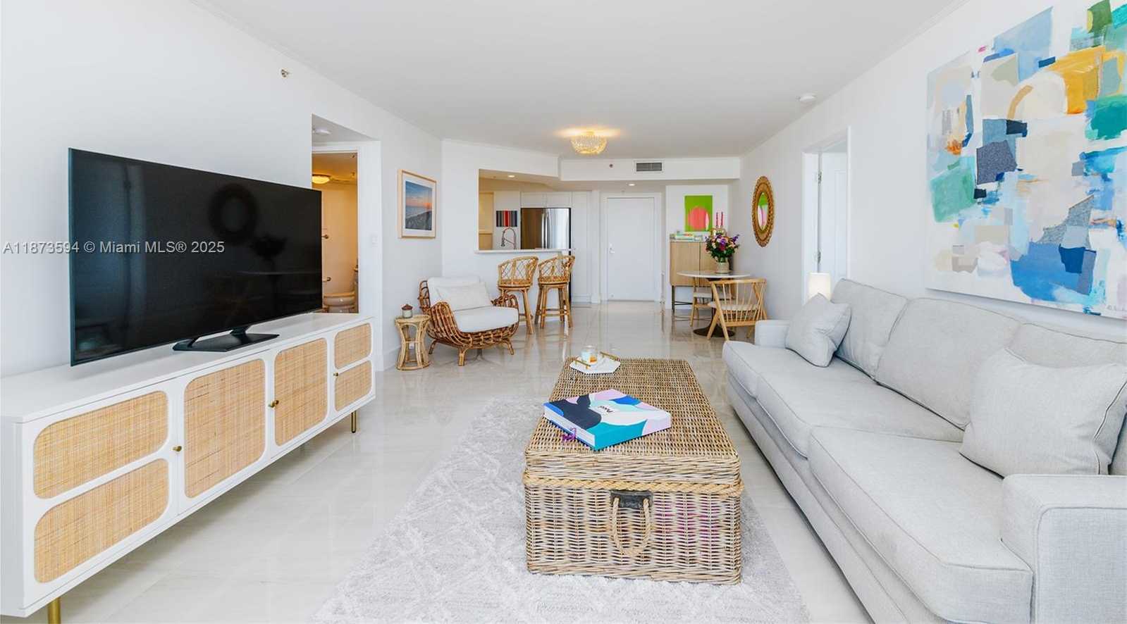 Small Image of 1800 SUNSET HARBOUR DR #703, Miami Beach Number 4