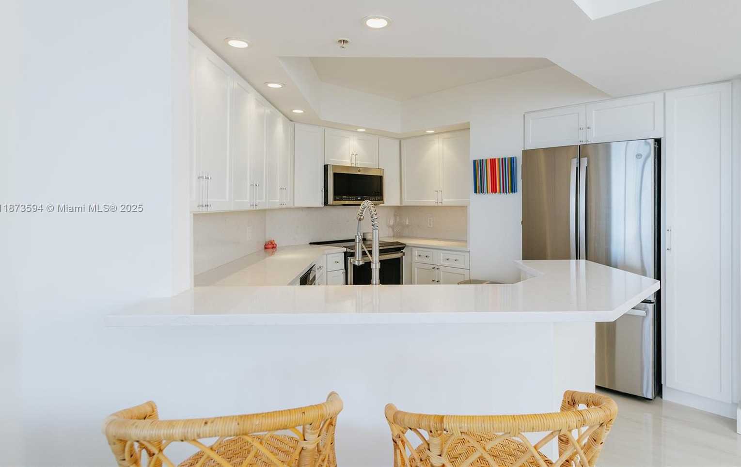 Small Image of 1800 SUNSET HARBOUR DR #703, Miami Beach Number 6