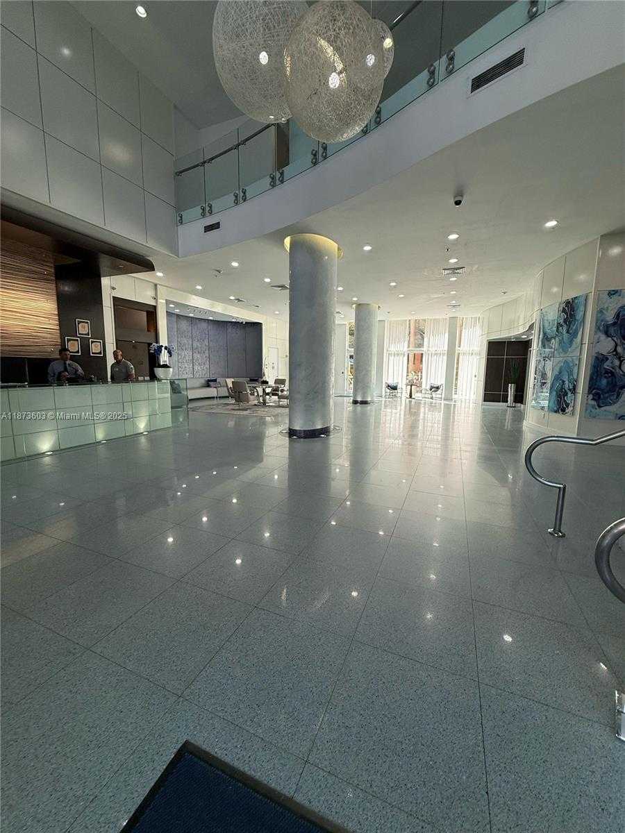 Small Image of 18800 NORTH EAST 29TH AVE #804, Aventura Number 3