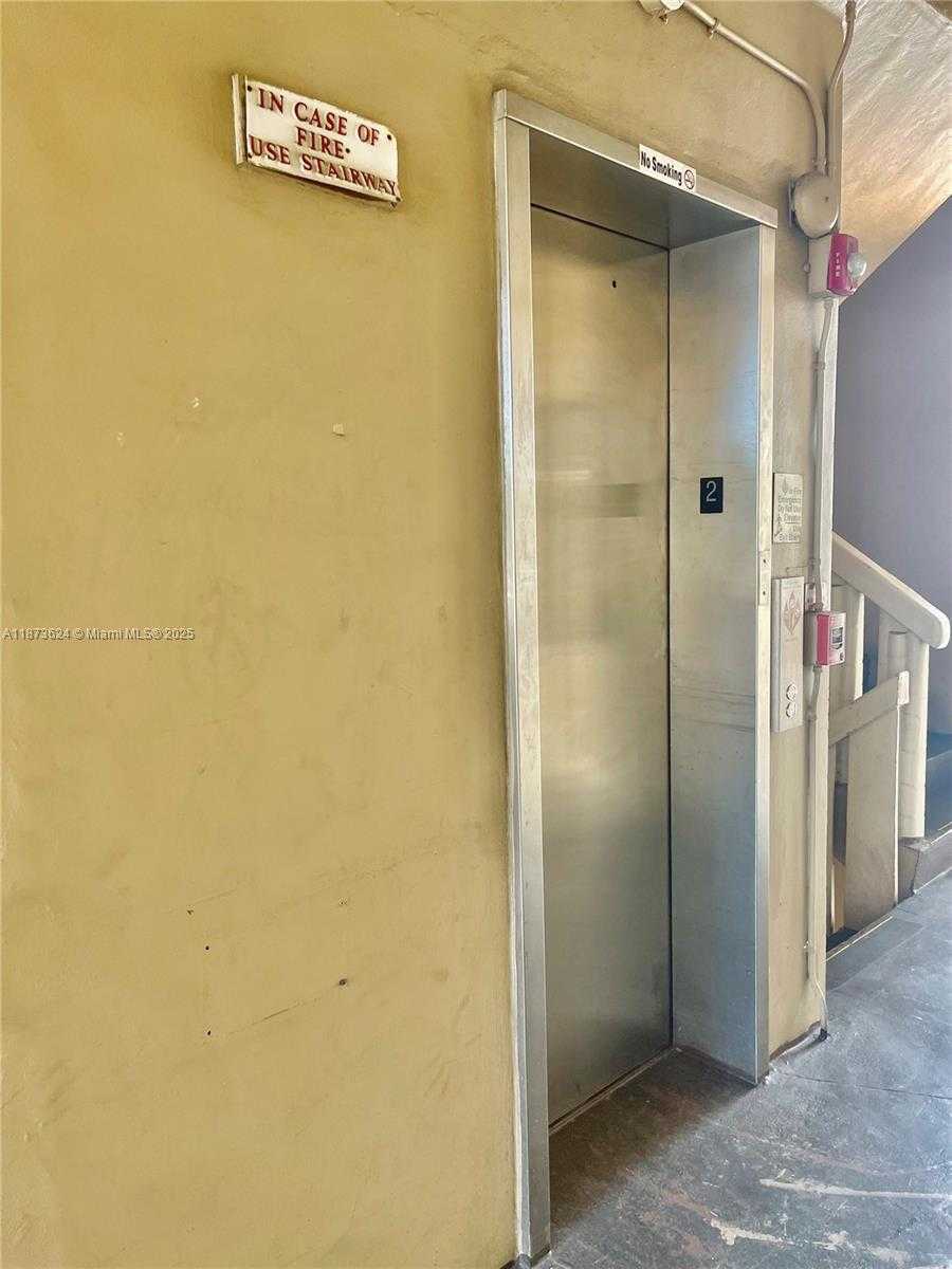 Small Image of Lauderdale Lakes Number 6