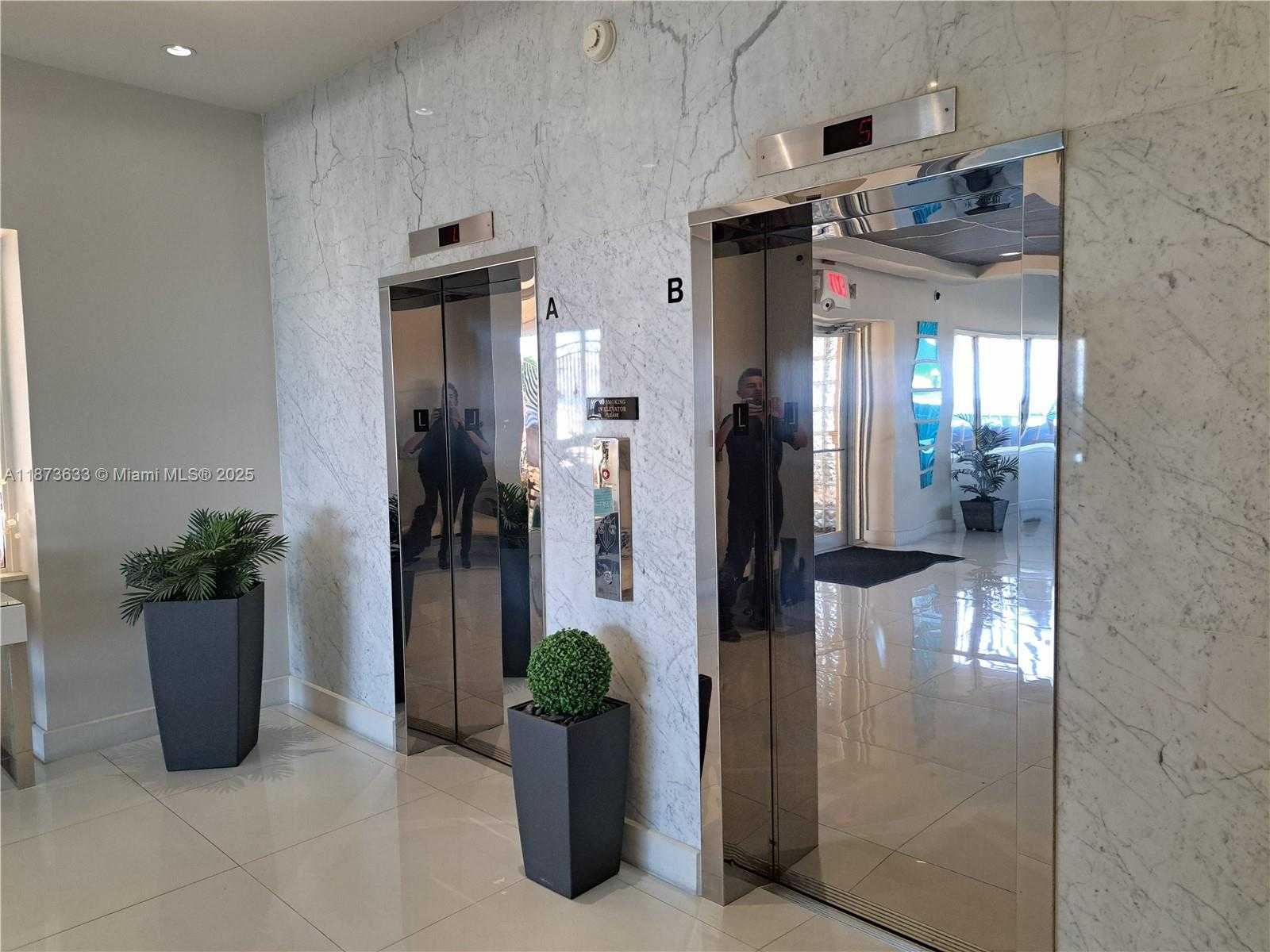 Small Image of 345 S Fort Lauderdale Beach Blvd, Fort Lauderdale, FL 33316, USA Number 11