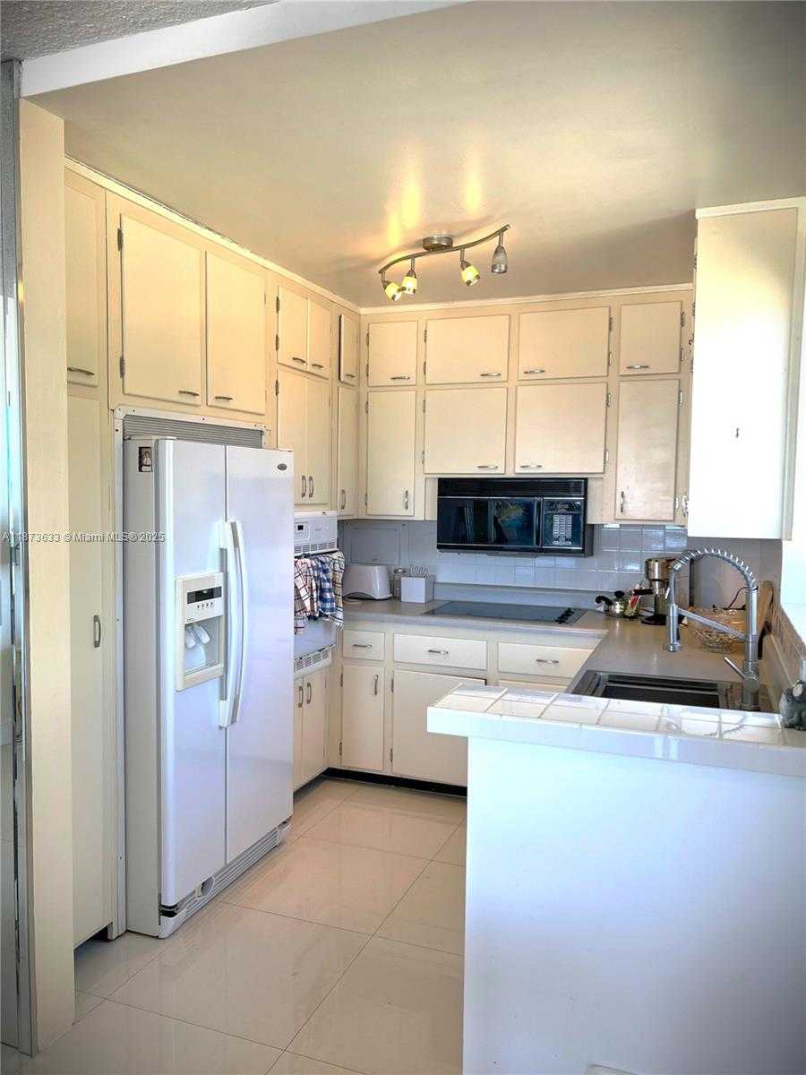 Small Image of 345 S Fort Lauderdale Beach Blvd, Fort Lauderdale, FL 33316, USA Number 16