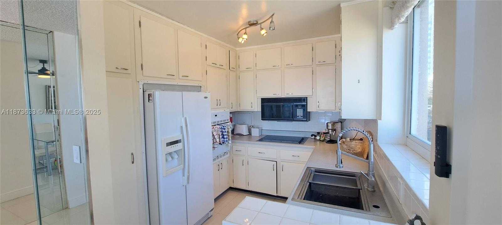 Small Image of 345 S Fort Lauderdale Beach Blvd, Fort Lauderdale, FL 33316, USA Number 6