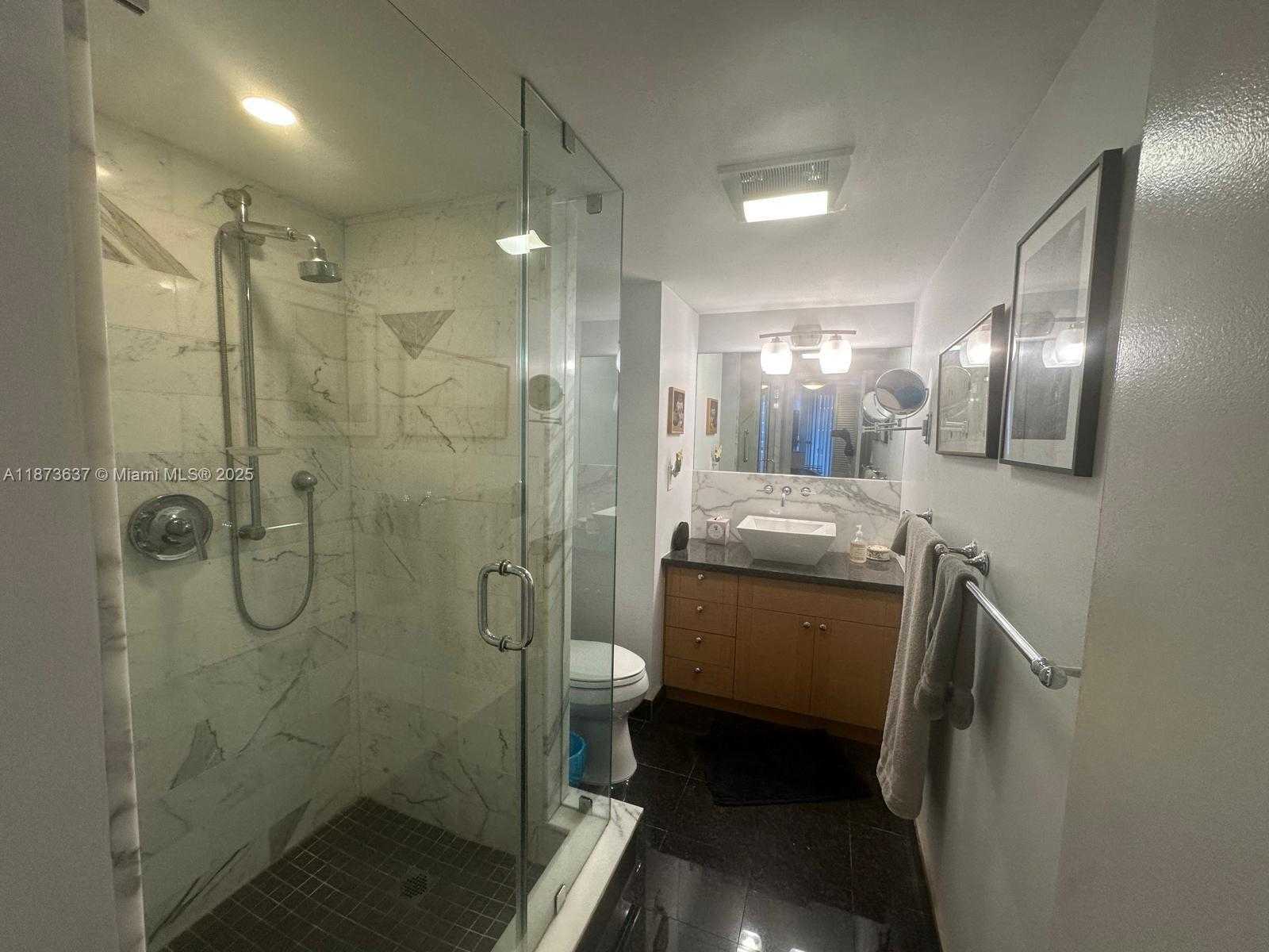 Small Image of 2555 COLLINS AVE #1800, Miami Beach Number 10