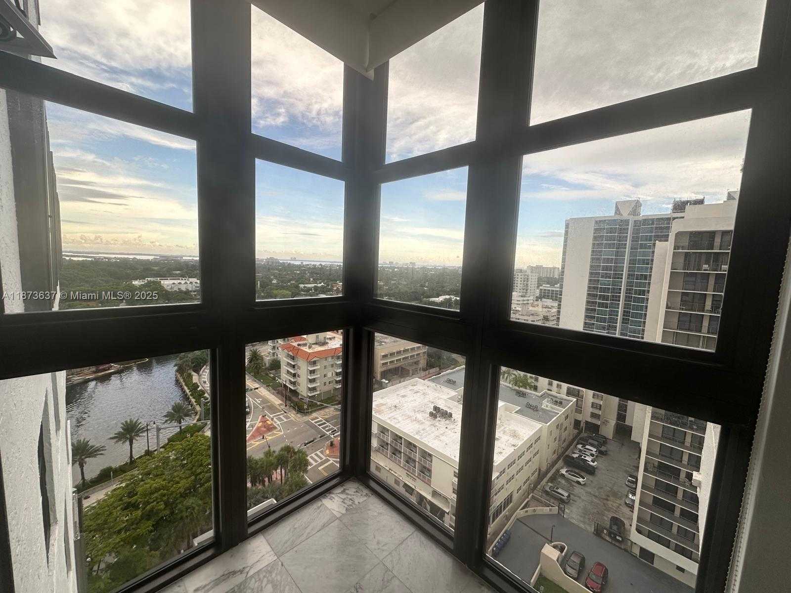 Small Image of 2555 COLLINS AVE #1800, Miami Beach Number 7
