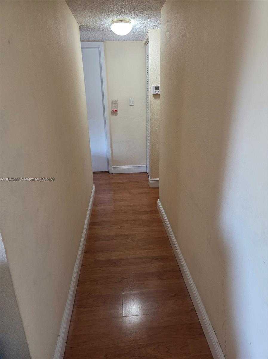 Small Image of 5231 GENEVA WAY #205, Doral Number 10