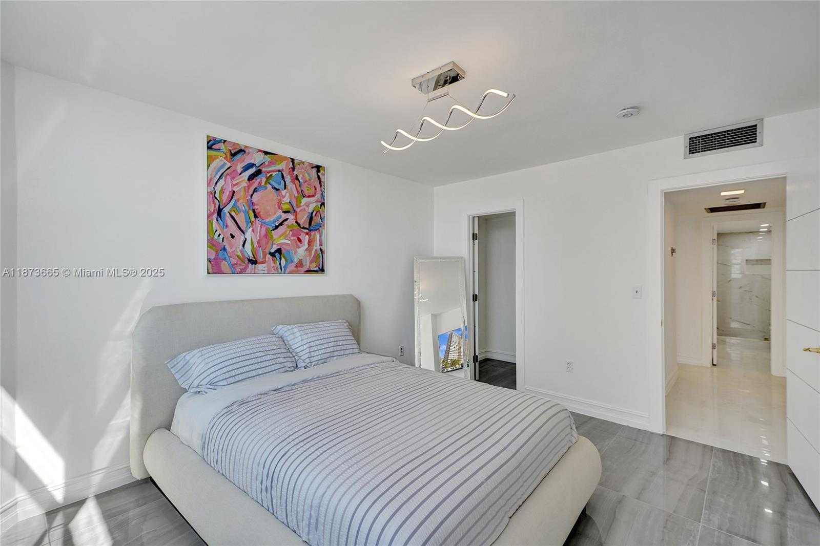 Small Image of 1950 SOUTH OCEAN DR #8J, Hallandale Beach Number 13