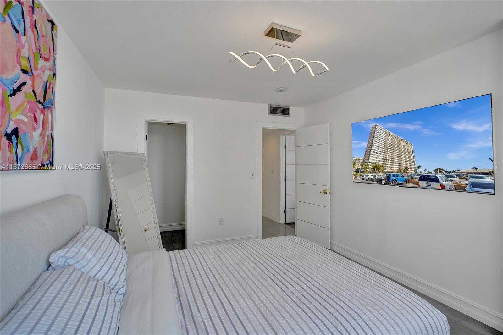 Small Image of 1950 SOUTH OCEAN DR #8J, Hallandale Beach Number 14