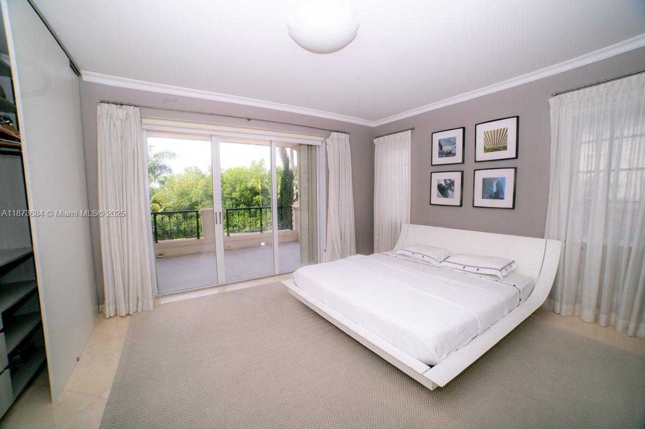 Small Image of 19227 FISHER ISLAND DR #19227, Miami Beach Number 10