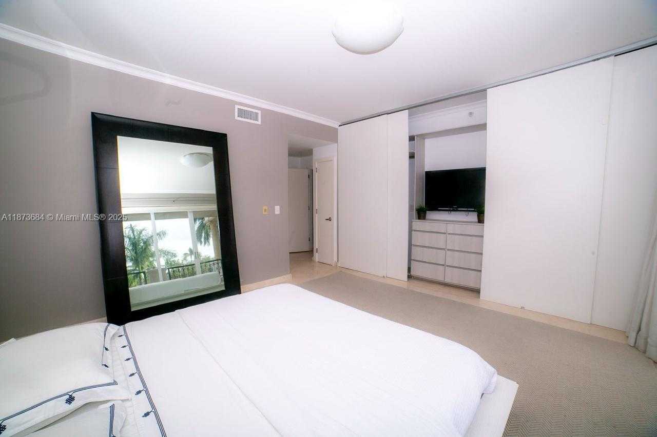 Small Image of 19227 FISHER ISLAND DR #19227, Miami Beach Number 13