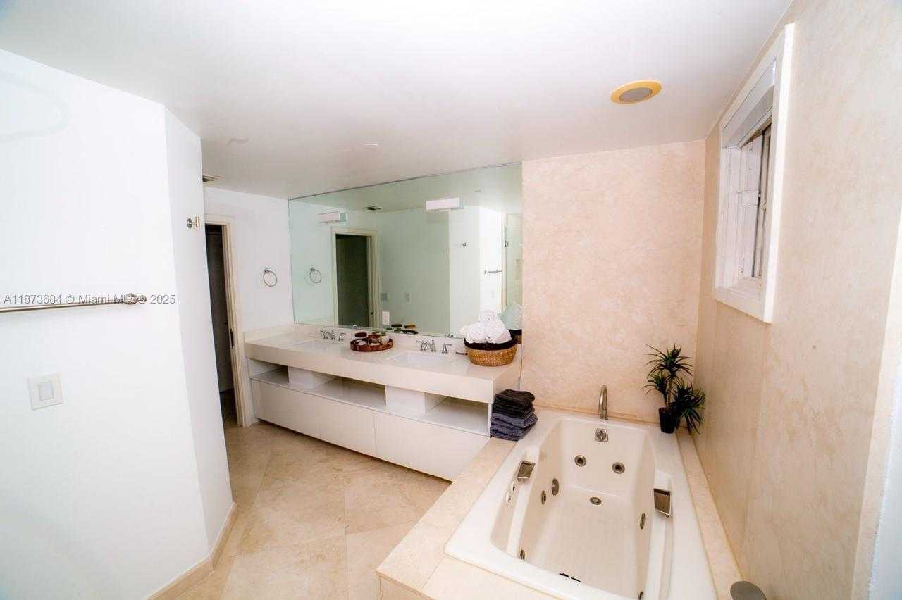 Small Image of 19227 FISHER ISLAND DR #19227, Miami Beach Number 15