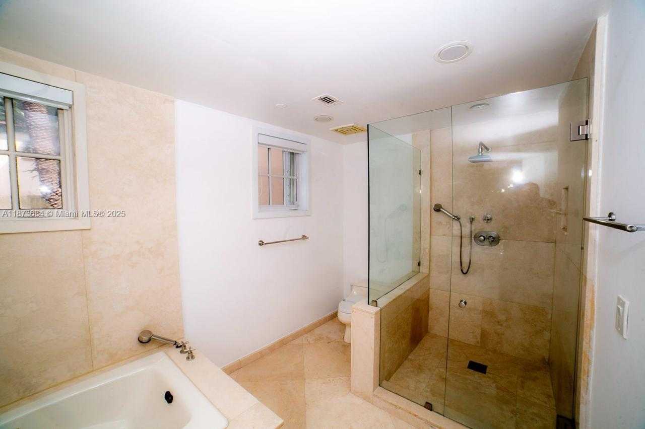 Small Image of 19227 FISHER ISLAND DR #19227, Miami Beach Number 16