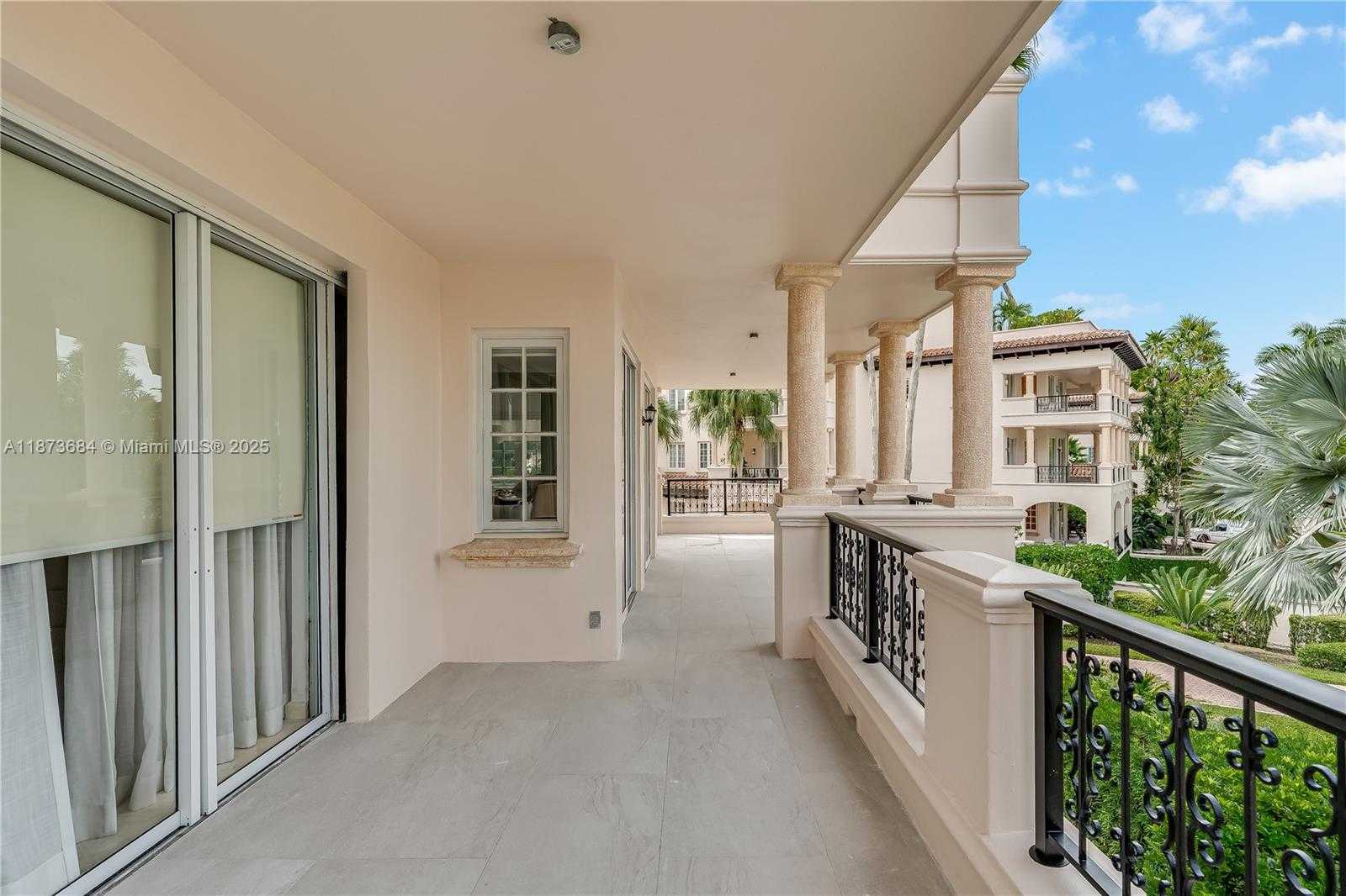 Small Image of 19227 FISHER ISLAND DR #19227, Miami Beach Number 25