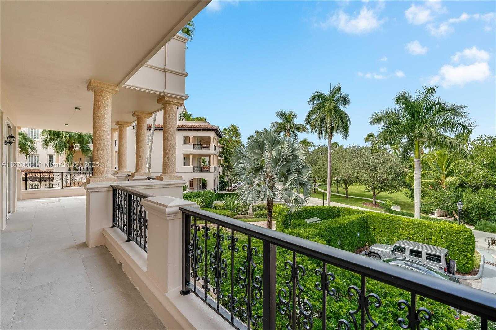 Small Image of 19227 FISHER ISLAND DR #19227, Miami Beach Number 26