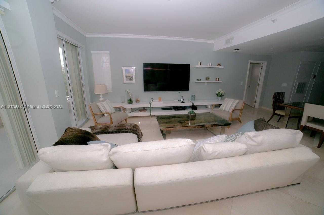 Small Image of 19227 FISHER ISLAND DR #19227, Miami Beach Number 3