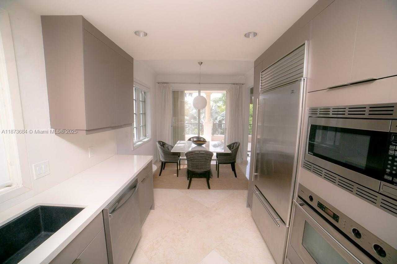 Small Image of 19227 FISHER ISLAND DR #19227, Miami Beach Number 6