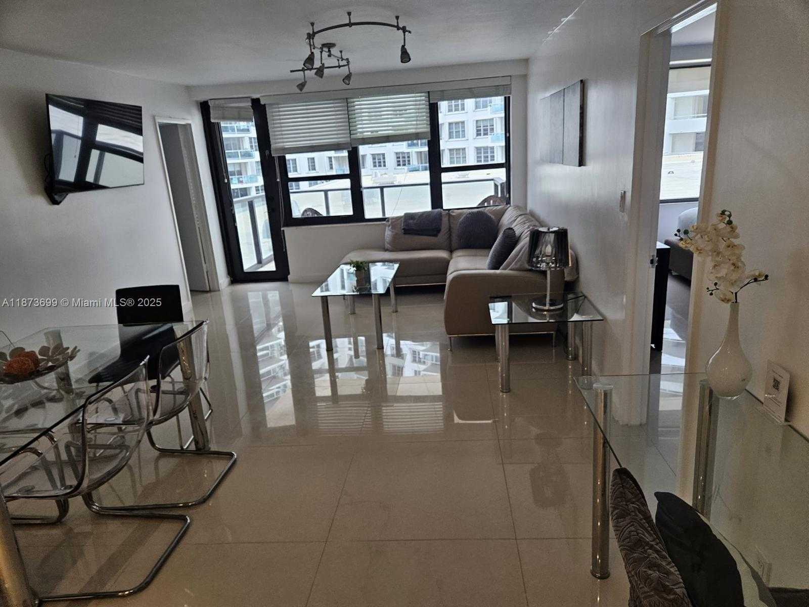 Small Image of 5225 COLLINS AVE #515, Miami Beach Number 2