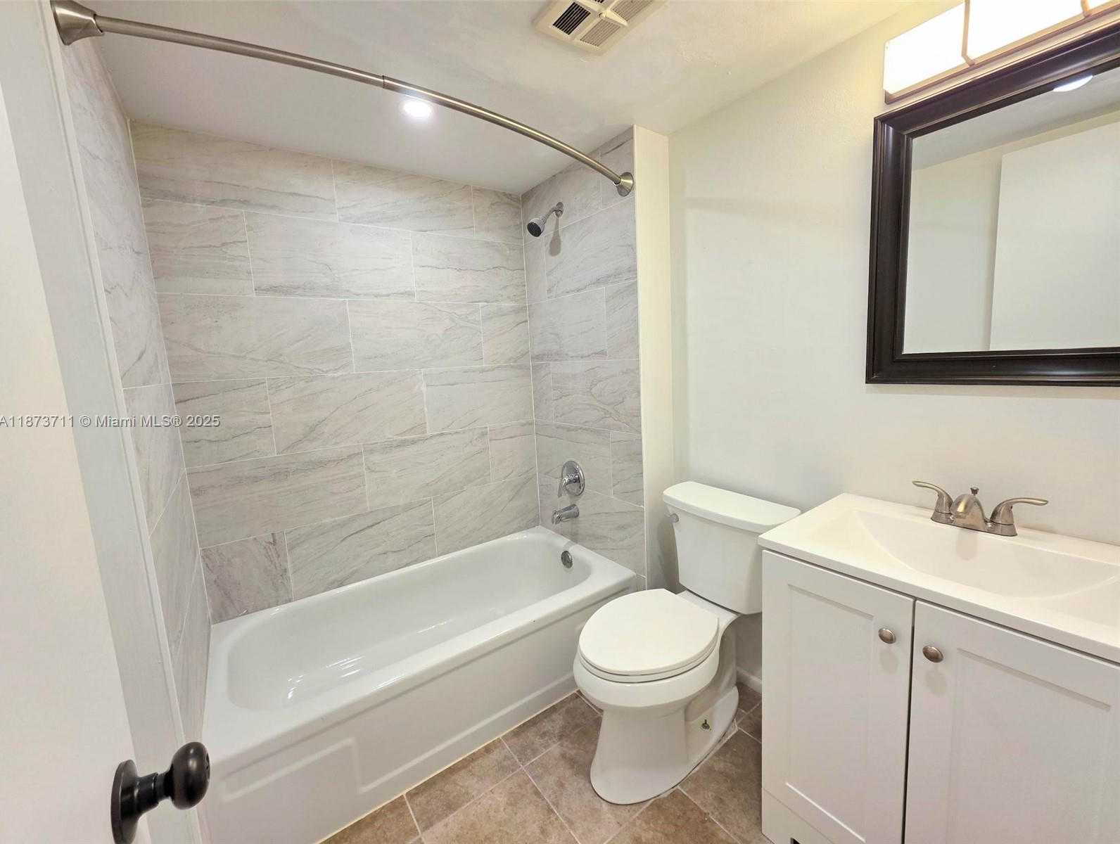 Small Image of 108 ROYAL PARK DR #2H, Oakland Park Number 11