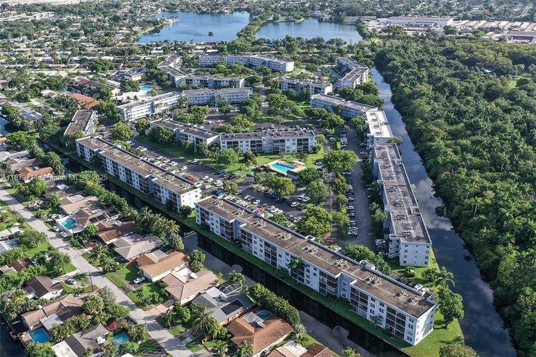 Small Image of 108 ROYAL PARK DR #2H, Oakland Park Number 29