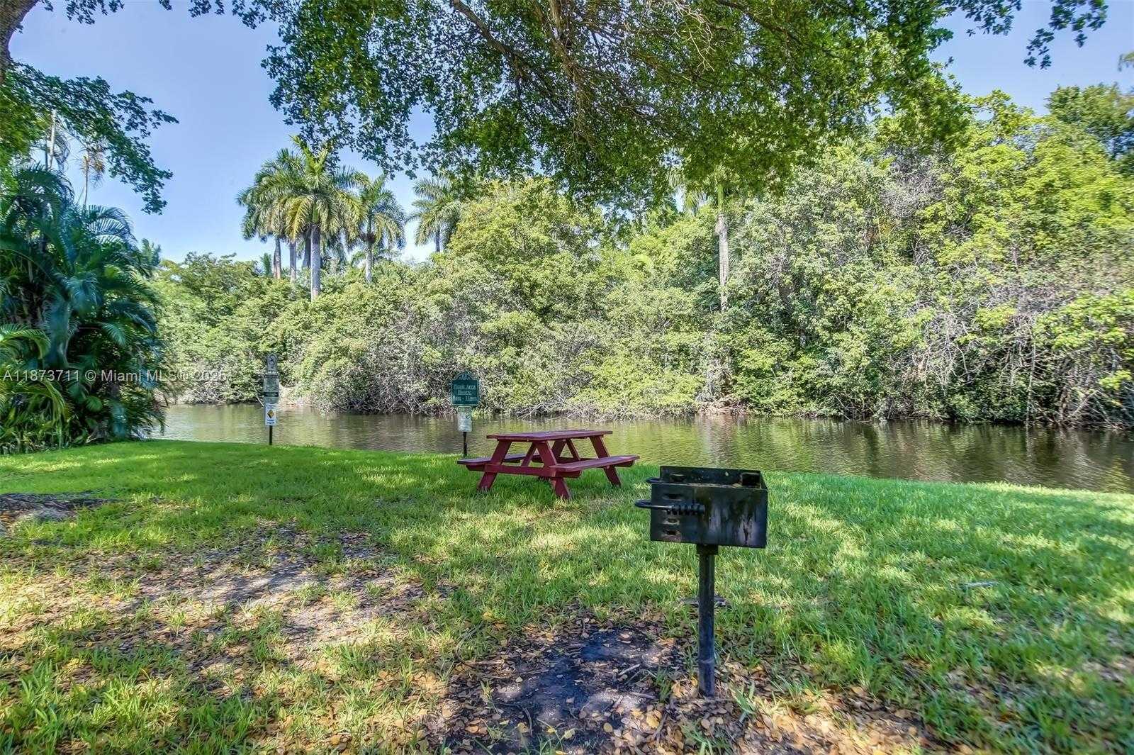 Small Image of 108 ROYAL PARK DR #2H, Oakland Park Number 30