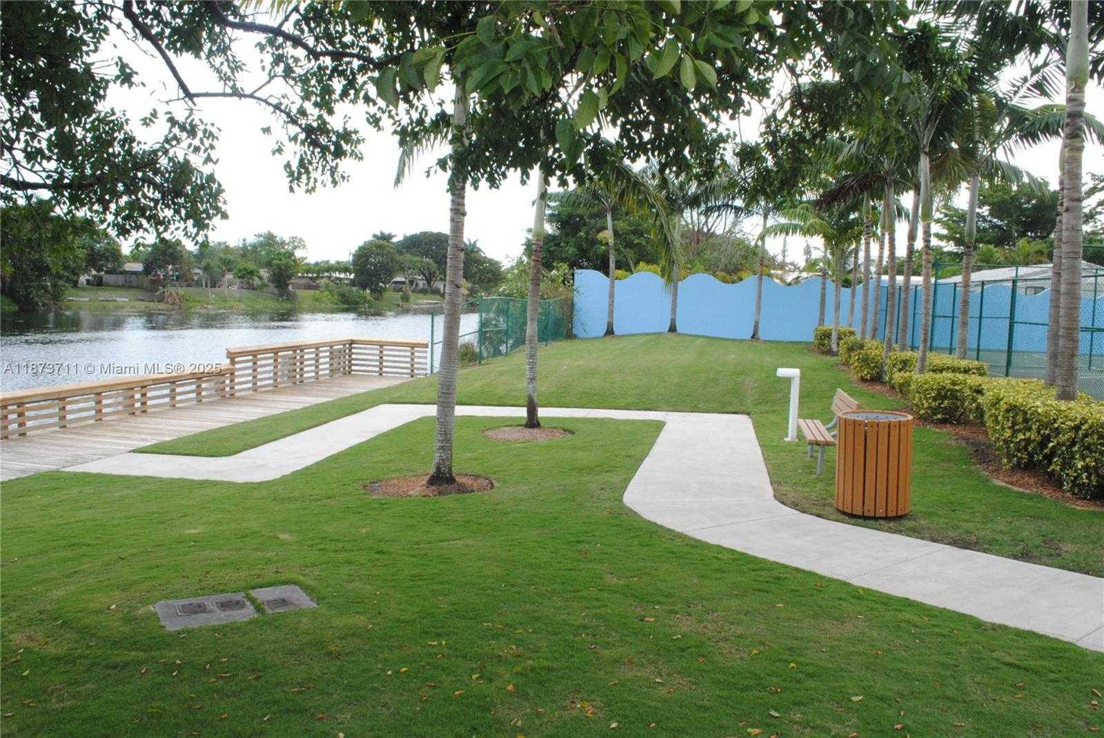 Small Image of 108 ROYAL PARK DR #2H, Oakland Park Number 34