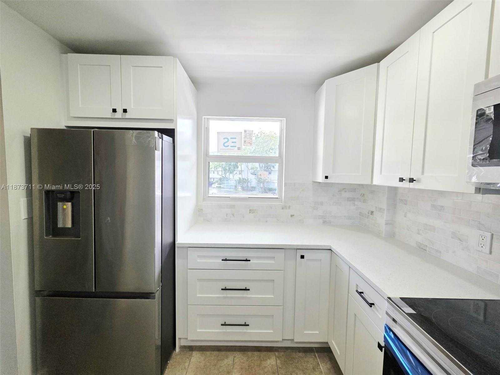 Small Image of 108 ROYAL PARK DR #2H, Oakland Park Number 4