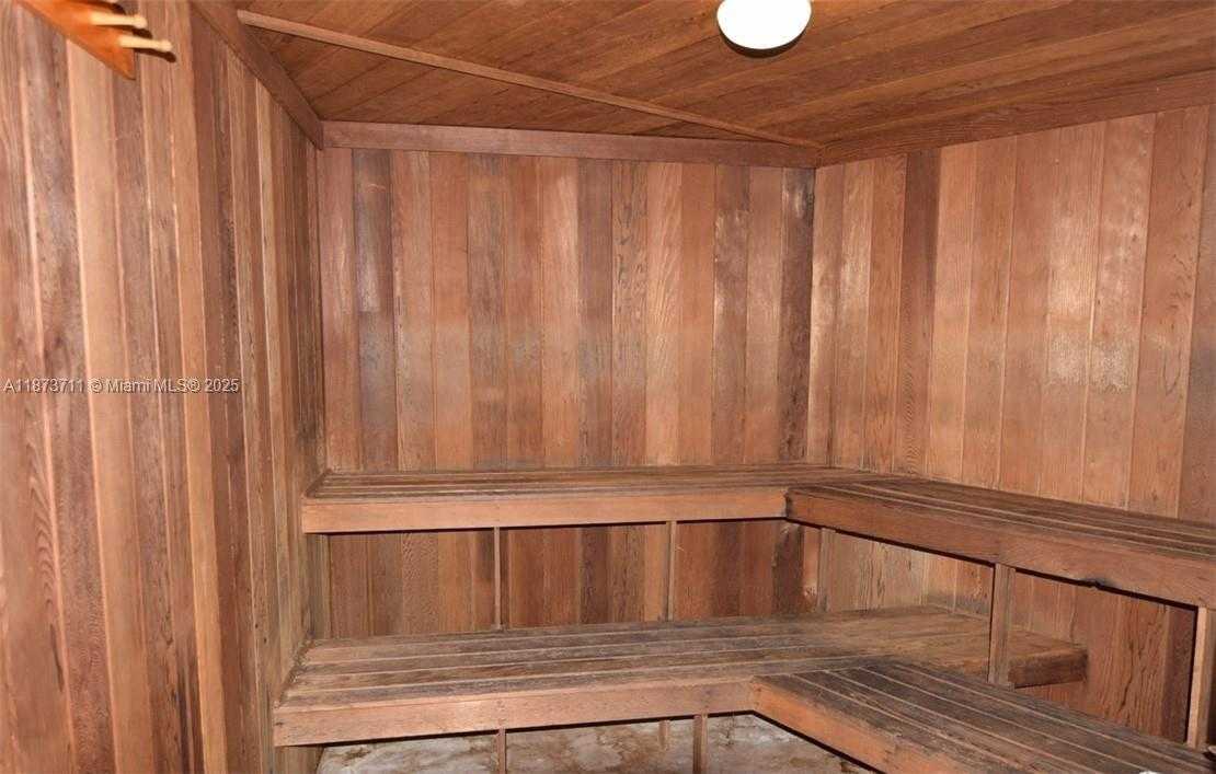 Small Image of 108 ROYAL PARK DR #2H, Oakland Park Number 41