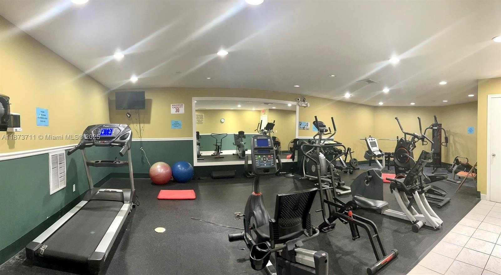 Small Image of 108 ROYAL PARK DR #2H, Oakland Park Number 45