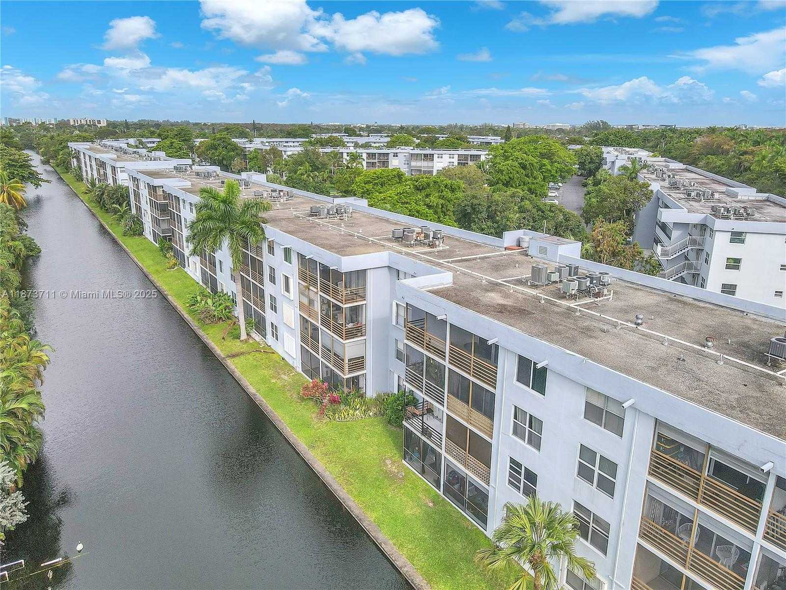 Small Image of 108 ROYAL PARK DR #2H, Oakland Park Number 61