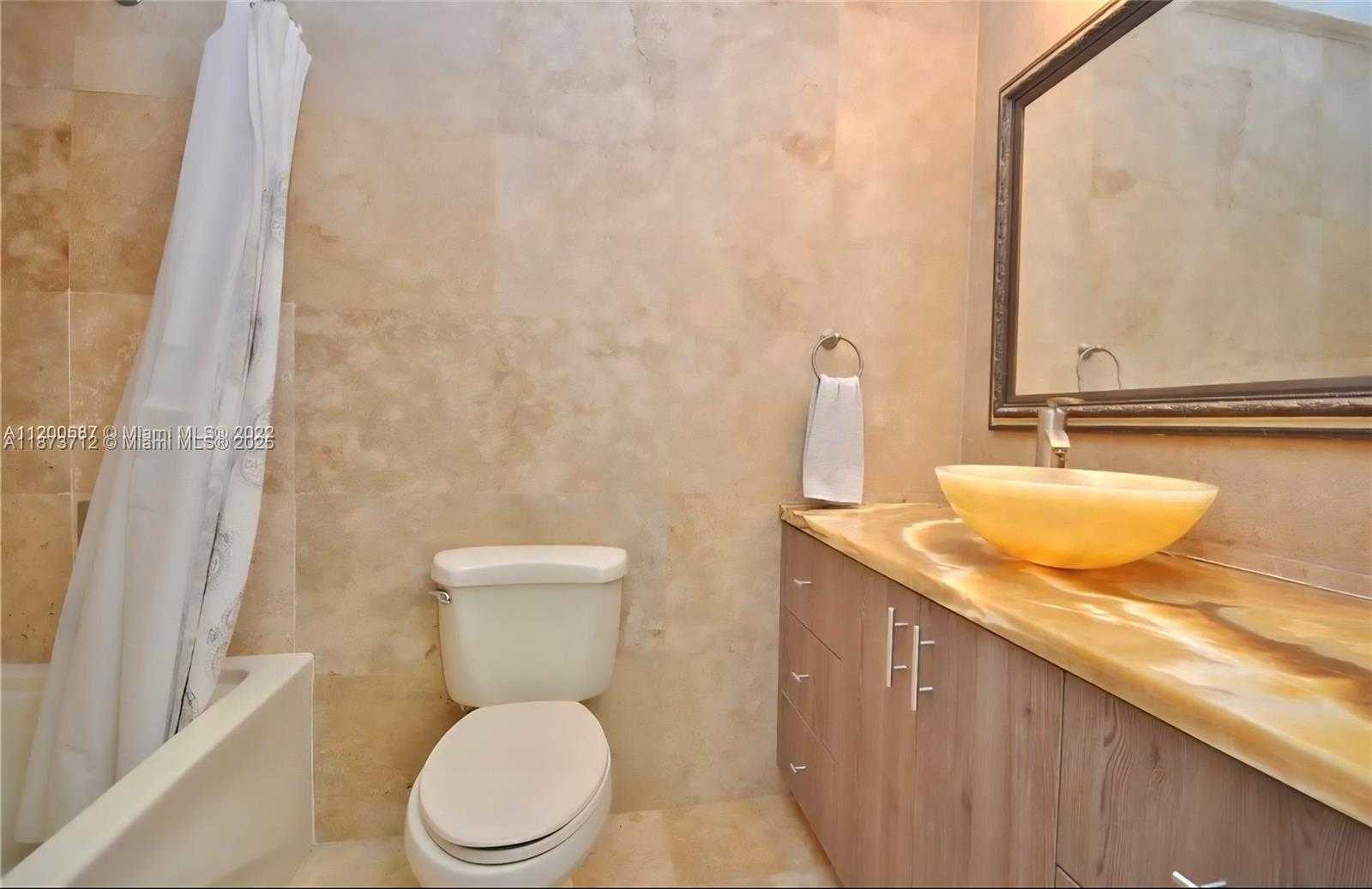 Small Image of 15915 KINGSMOOR WAY, Miami Lakes Number 4