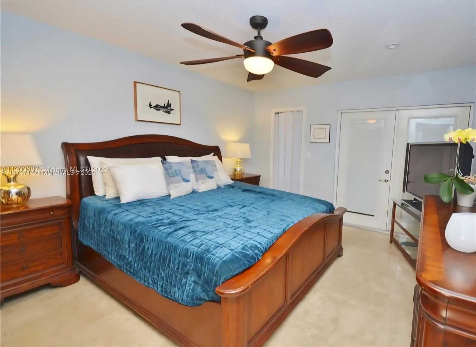 Small Image of 15915 KINGSMOOR WAY, Miami Lakes Number 8