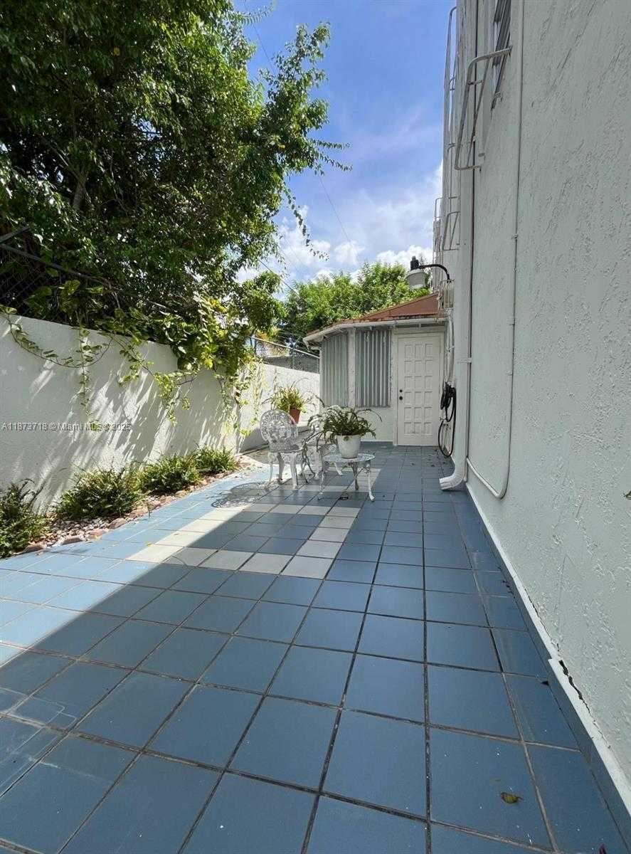Small Image of 3591 SOUTH WEST 17TH ST #3591, Miami Number 12