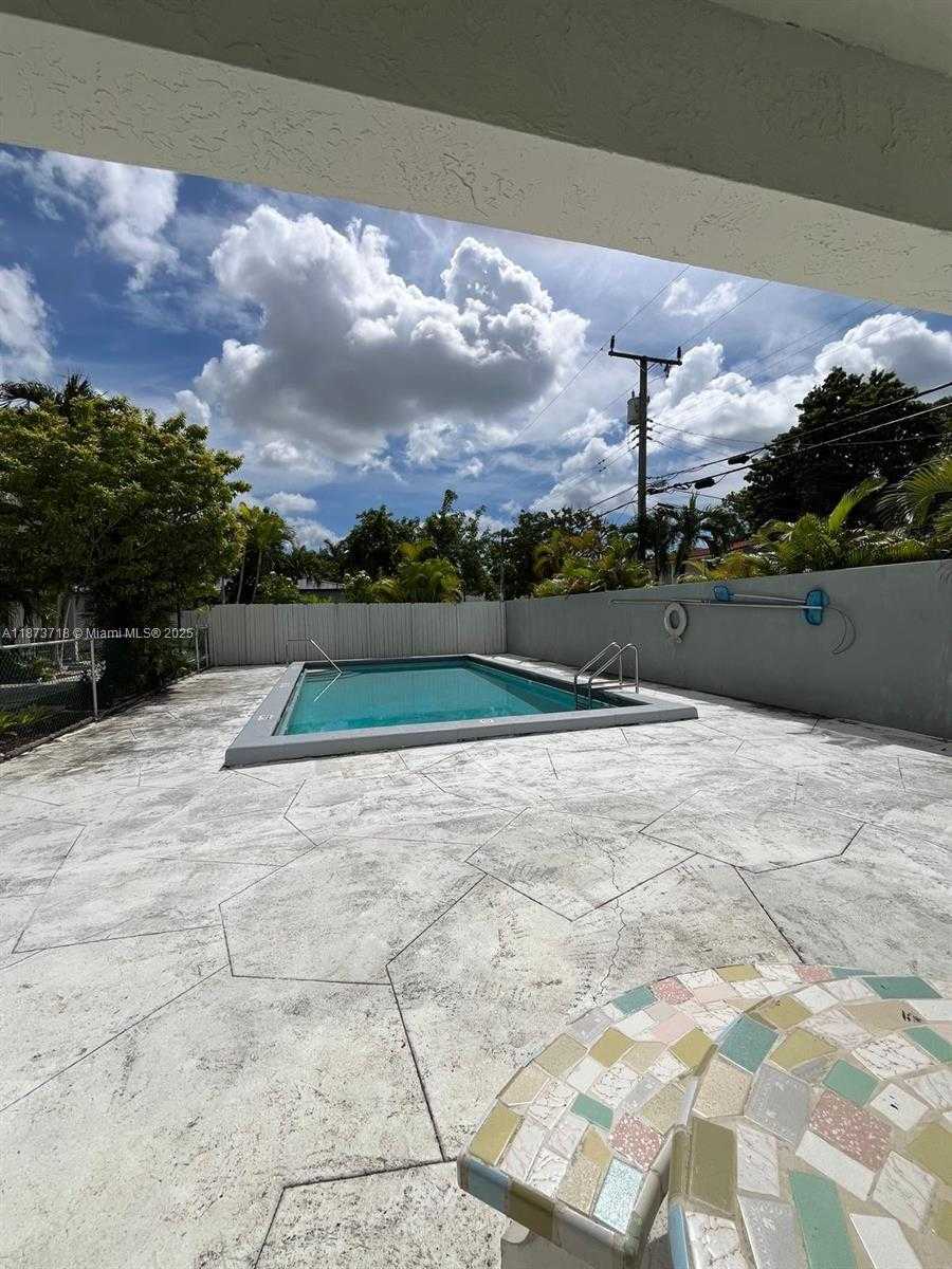 Small Image of 3591 SOUTH WEST 17TH ST #3591, Miami Number 14