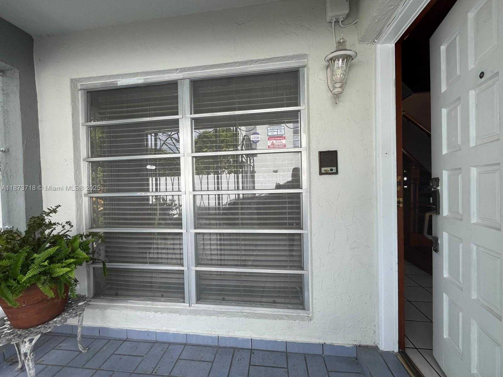 Small Image of 3591 SOUTH WEST 17TH ST #3591, Miami Number 4