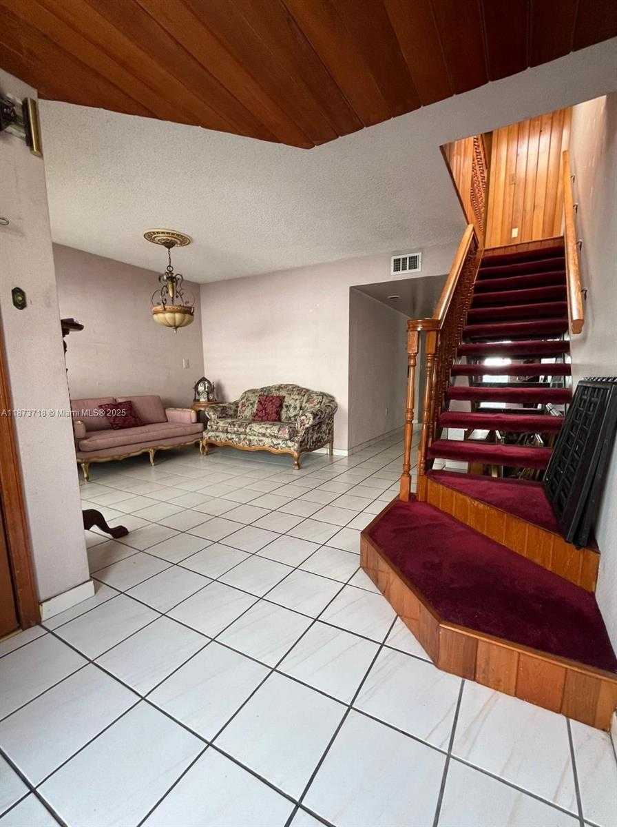 Small Image of 3591 SOUTH WEST 17TH ST #3591, Miami Number 5